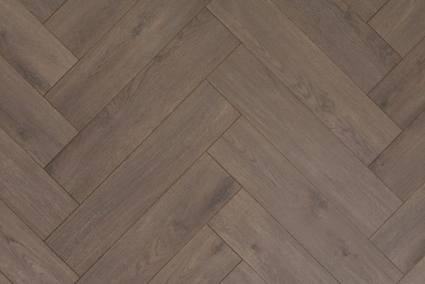 Floer Visgraat Laminaat – Mokka Zwart Eiken van Vloerspecialist Govers