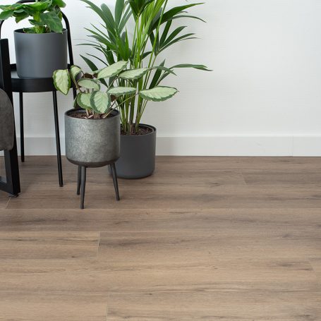 Floer Click PVC Onlanden Gerookt sfeer front Wat is Rigid Click PVC