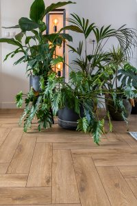 Floer-Visgraat-Laminaat-Bruin-Eiken-vloer-interieur-1