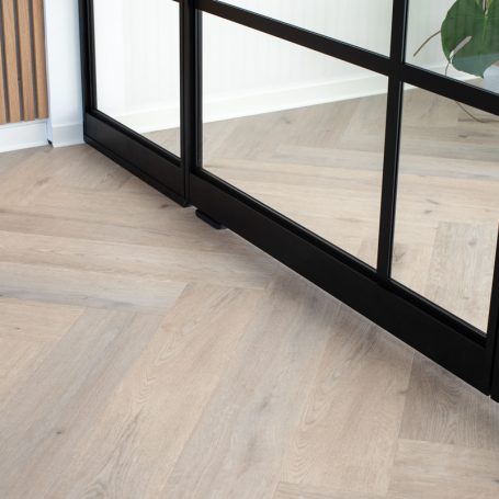 Floer-Walvisgraat-PVC-vloer-Cetus-Creme-interieur