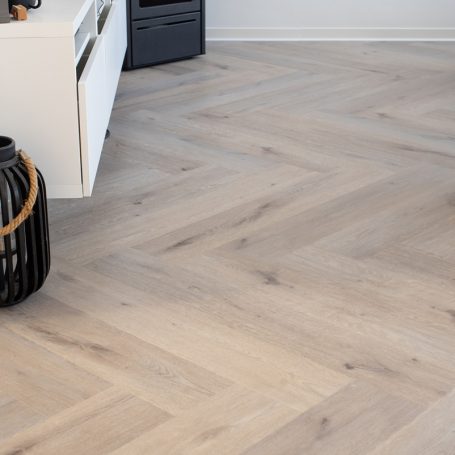 Floer-Walvisgraat-PVC-vloer-Cetus-Creme-interieur