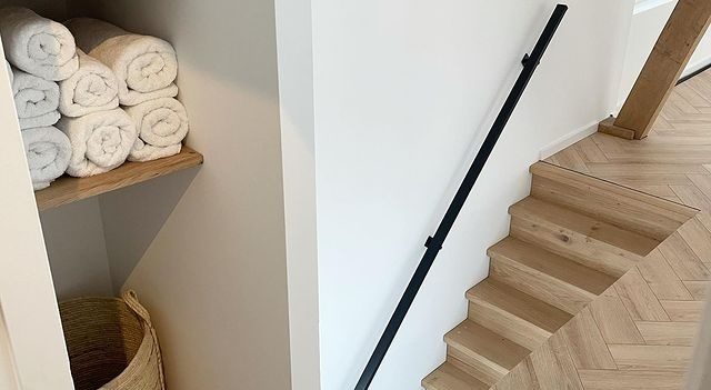 Floer-Visgraat-Laminaat-Onbehandeld-Eiken-trap