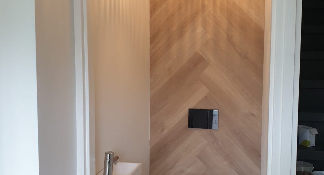 Floer-Walvisgraat-PVC-Vloer-Orka-Onbehandeld-klantfoto-2-5-tips-voor-een-badkamer-vloer