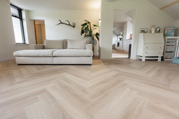 Floer-Walvisgraat-PVC-vloer-Orka-Onbehandeld-interieur-woning