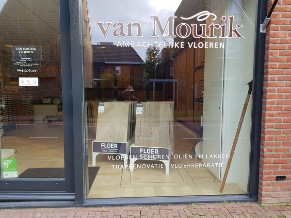 Floer-Dealer-Van-Mourik-Twello-showroom