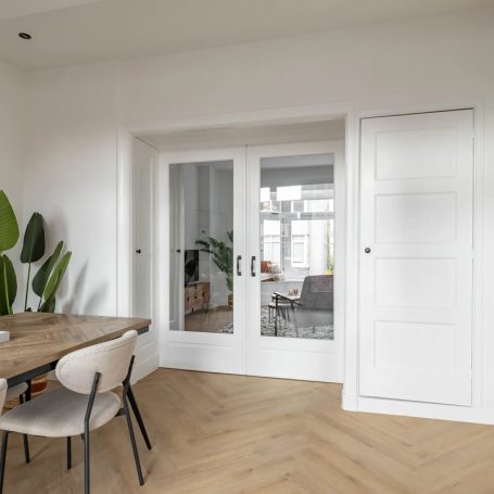 Floer-Walvisgraat-PVC-vloer-Bryde-Bruin-eetkamer-interieur-1