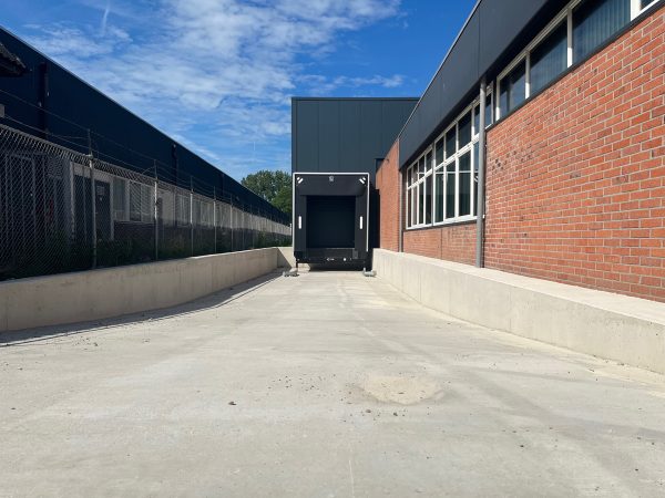 Floer-verbouwing-laaddock-vrachtwagen