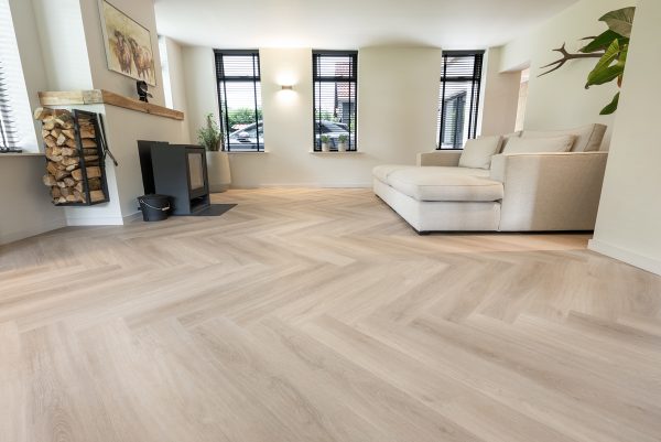 Floer Walvisgraat PVC vloer Orka Onbehandeld woonkamer