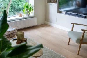 Floer Landhuis Click PVC vloer Witte Eik minimalistisch interieur beige woonkamer