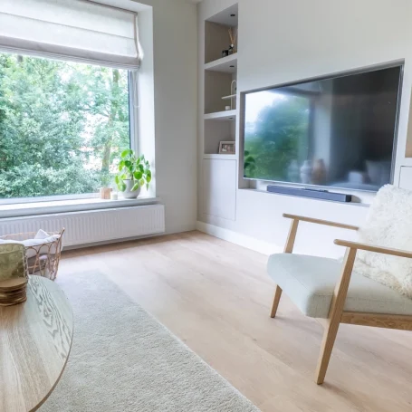 Floer Landhuis Click PVC vloer Witte Eik minimalistisch interieur beige woonkamer