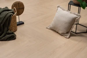 Floer-Walvisgraat-Laminaat-Humphrey-Hazelbruin-sfeer-close-up