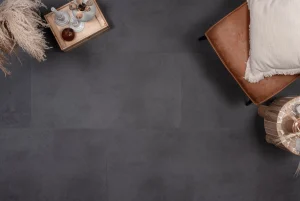 Floer-Tegel-PVC-Betonlook-Zwart-sfeer-topdown-