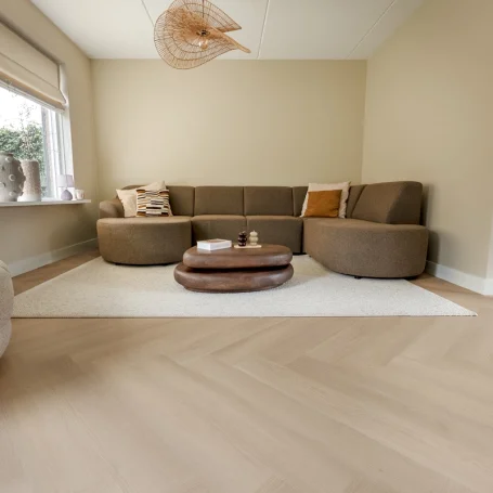 Floer-Walvisgraat-PVC-vloer-Zwaardvis-Zand-woonkamer-6