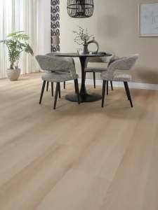 Floer-Landhuis-Click-PVC-vloer-Lichtbruine-Eik-woonkamer