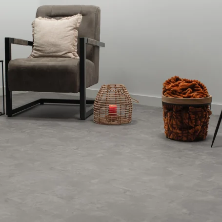 Floer Tegel Click PVC Betonlook Grijs sfeer perspectief