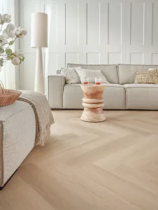 Floer-Walvisgraat-Click-PVC-vloer-Zwaardvis-Zand-woonkamer-13-