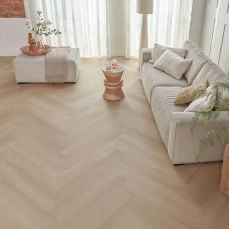 Floer-Walvisgraat-Click-PVC-vloer-Zwaardvis-Zand-woonkamer-