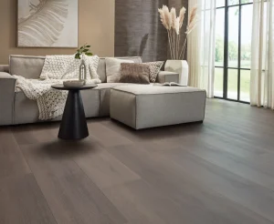 Floer-Landhuis-Plak-PVC-vloer-Donkere-Eik-woonkamer