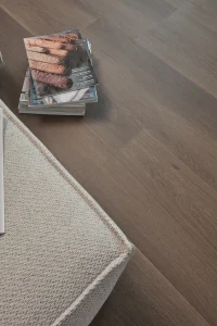 Floer-Landhuis-Plak-PVC-vloer-Donkere-Eik-woonkamer