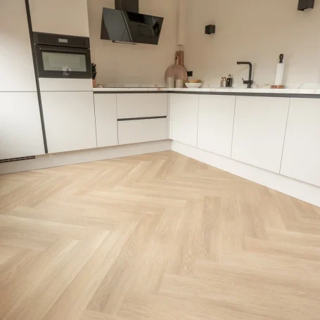 Floer Walvisgraat Click PVC vloer Noordkaper Natuur interieur keuken