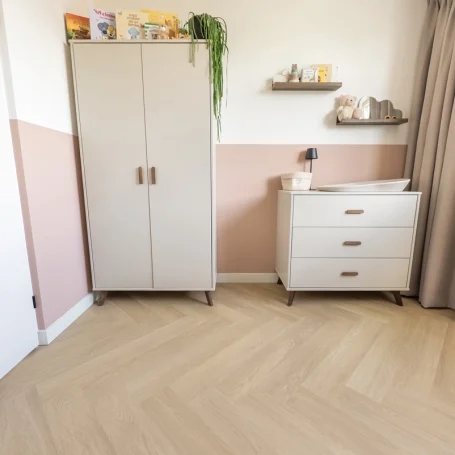 Floer Walvisgraat Click PVC vloer Noordkaper Natuur interieur kinderkamer