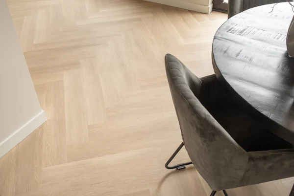 Floer Walvisgraat PVC vloer Noordkaper Natuur interieur woonkamer