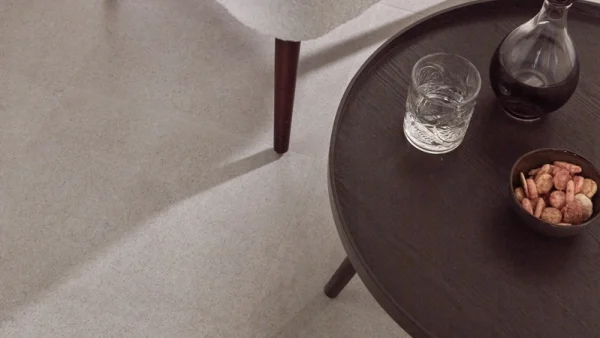 Floer-Tegel-PVC-vloer-Betonlook-Greige-interieur-Bijgewerkt-3