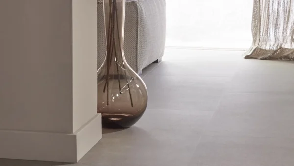 Floer-Tegel-PVC-vloer-Betonlook-Greige-interieur-Bijgewerkt-4