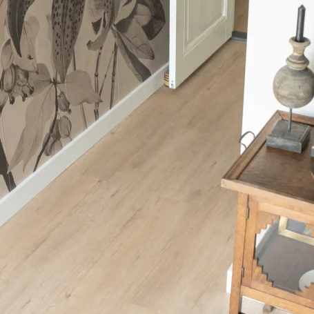 Floer Natuur Click PVC vloer Garda Grijsbeige interieur