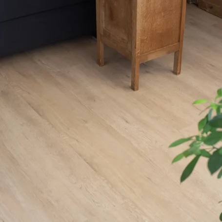 Floer Natuur Click PVC vloer Garda Grijsbeige interieur