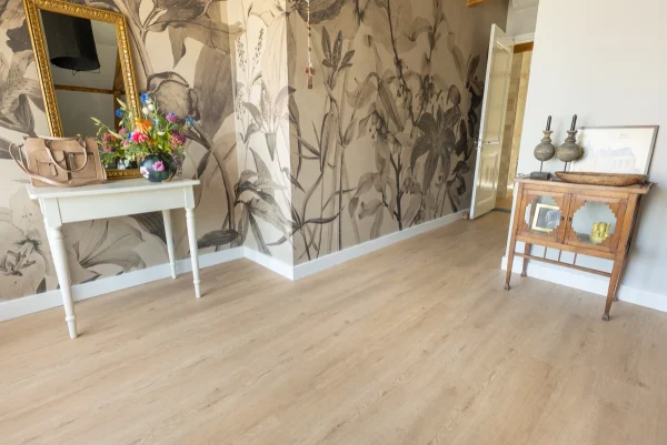 Floer Natuur Click PVC vloer Garda Grijsbeige interieur
