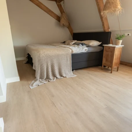 Floer Natuur Click PVC vloer Garda Grijsbeige interieur