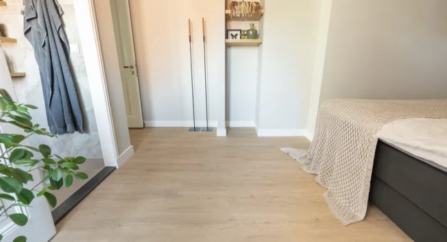 Floer Natuur Click PVC vloer Garda Grijsbeige interieur