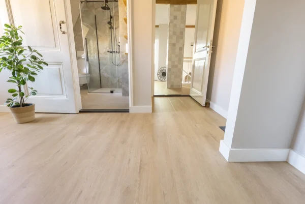Floer Natuur Click PVC vloer Garda Grijsbeige interieur