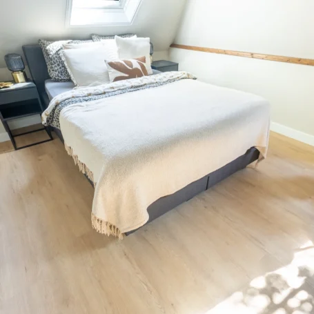 Floer Natuur Click PVC vloer Garda Grijsbeige interieur