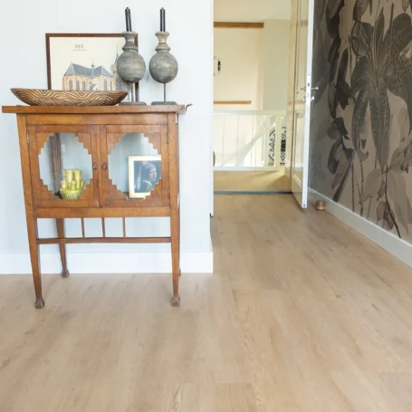 Floer Natuur PVC vloer Garda Grijsbeige interieur